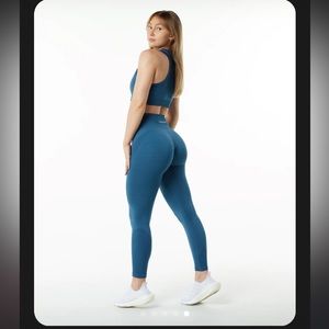 Alphalete Athletics Ozone Leggings - Atlantic Blue size M